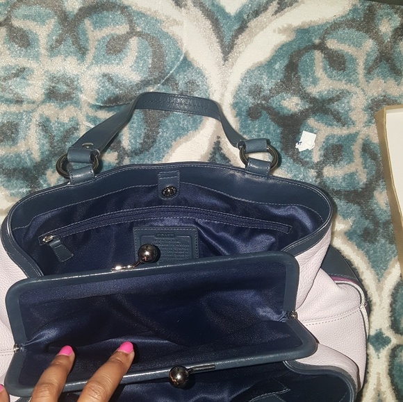 ********SOLD**********Medium coach satchel - Picture 3 of 6